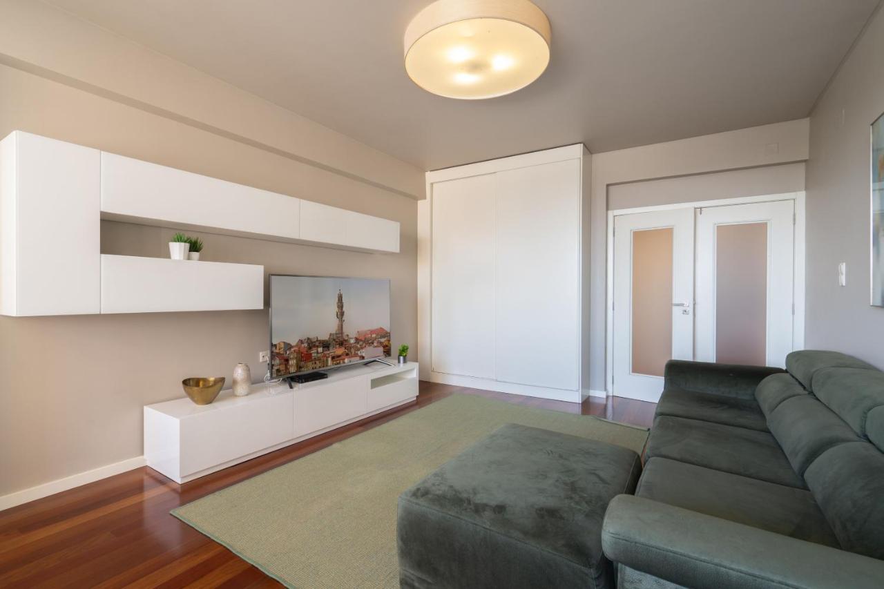Carolina Roomy & Modern Apartment OOporto Extérieur photo